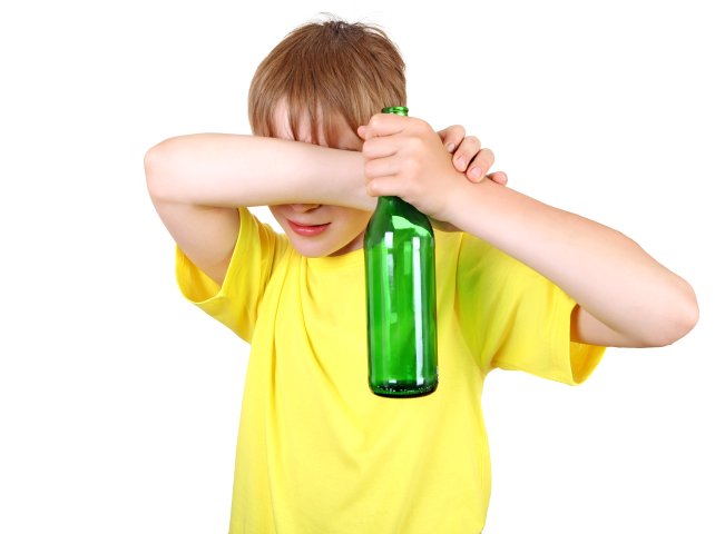 Причины детского алкоголизма